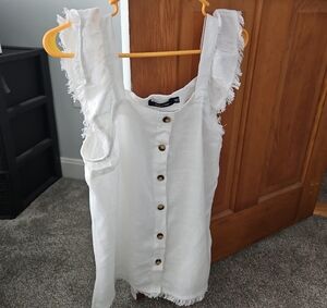 Doe & Rae Off-White Button Front Linen Blouse